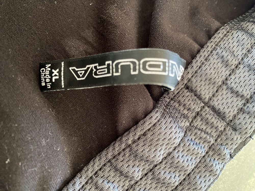 Endura MTB Shorts Grösse XL schwarz neuwertig 3