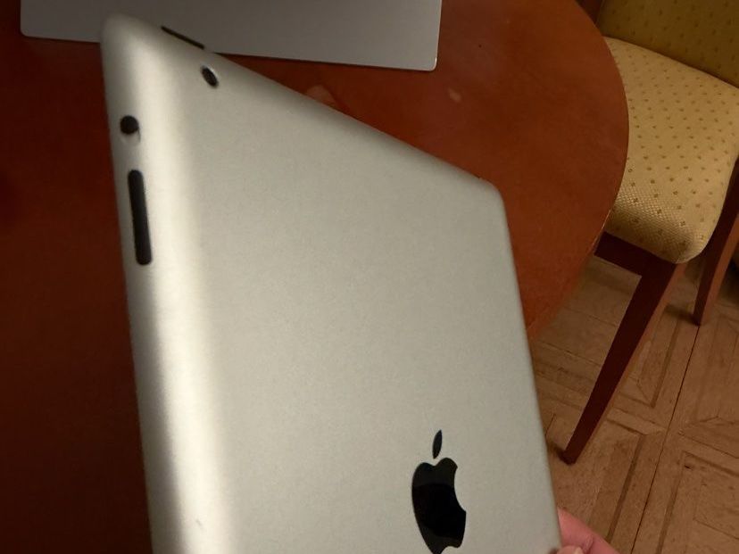 Apple Tablet PC: iPad – Usato da Schaffhausen venduto da mba_d9m2 1