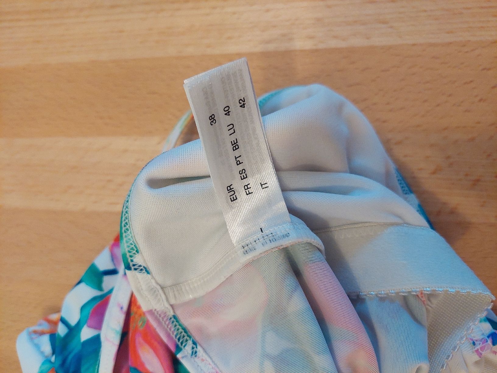C&A Costumi da bagno & Bikini: Badeanzug Blumenmuster Grösse 38 2 Teilig Umstandsmode – Usato da Gränichen venduto da JaelRoost 3