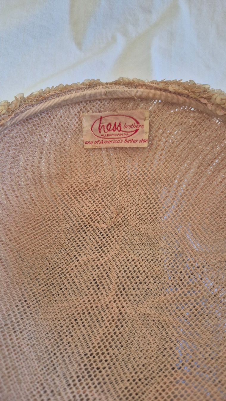 Copricapi, berretti & cappellini: Original 50s Pailettenhut – Usato da Zürich venduto da Bunnysat 3