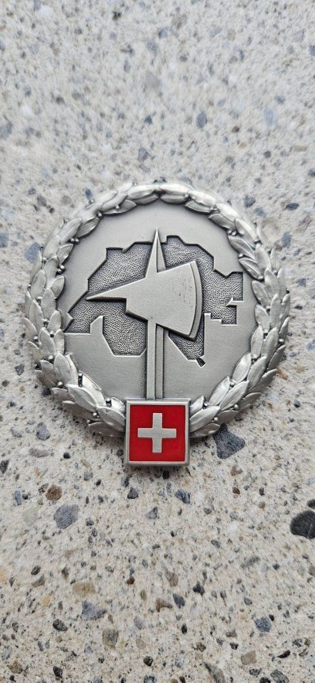 Schweizer Armee Placchette & Badge: *** Beretemblem Silber Schweizer Armee *** – Nuovo e nell'imballaggio originale da Riedholz venduto da fr_sIruP