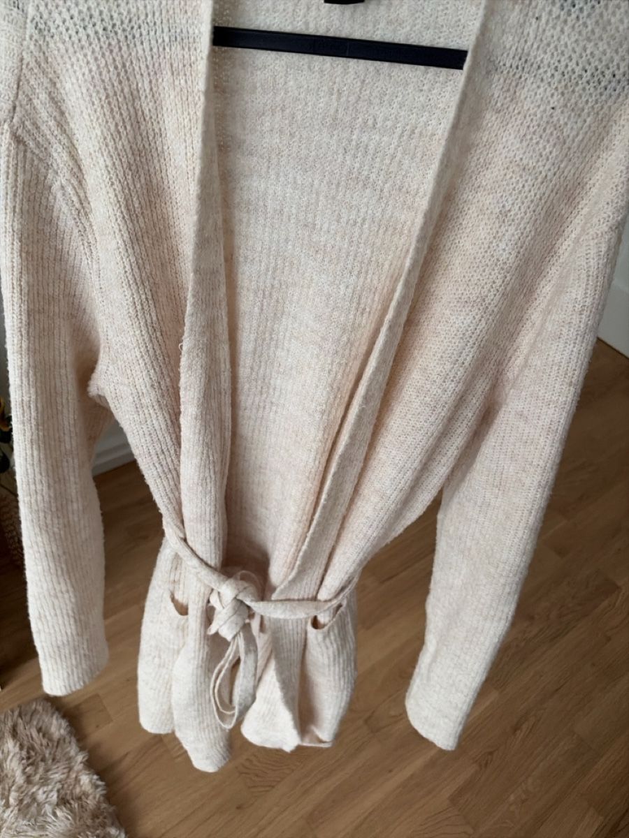 H&M Jacken: Strickjacke – Gebraucht aus Basel von SaraaaS060201 2