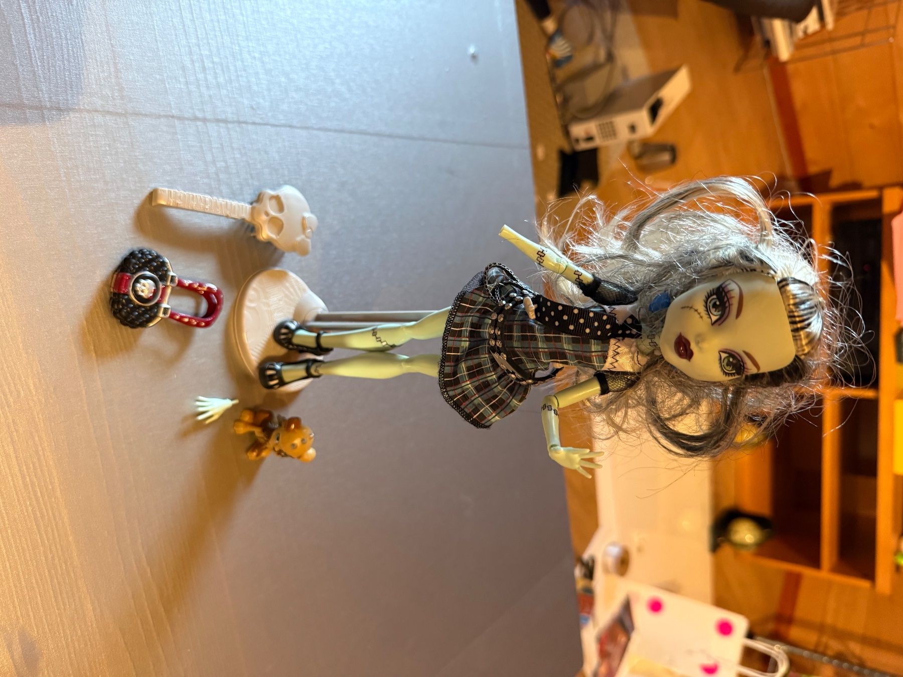 Poupées: Monster High Frankie Stein Basic / Wave 1 – D'occasion à Fribourg par leaahrm 1