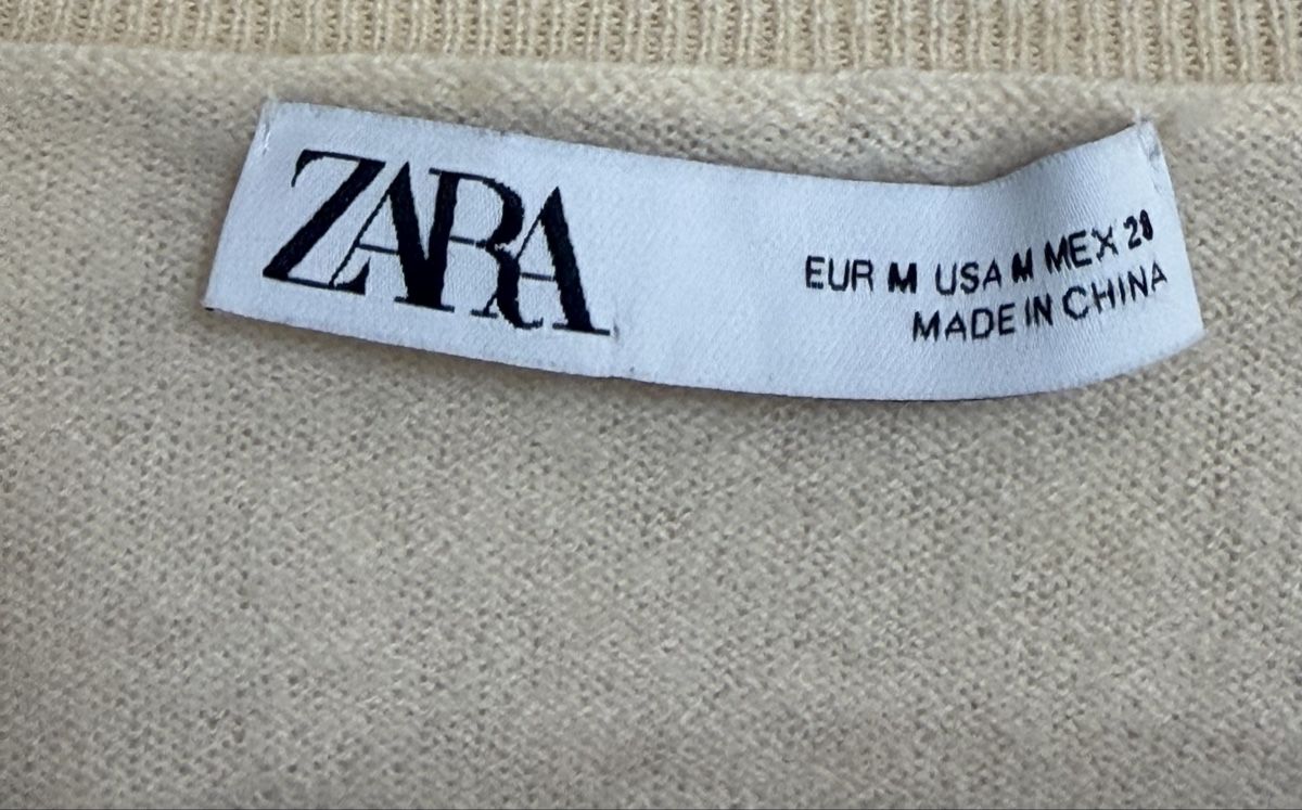 Zara Pulls & Sweat-shirts: Zara Pullover V-Ausschnitt 100% Wolle Grösse M  – D'occasion à Elsau par ivyfashion 2