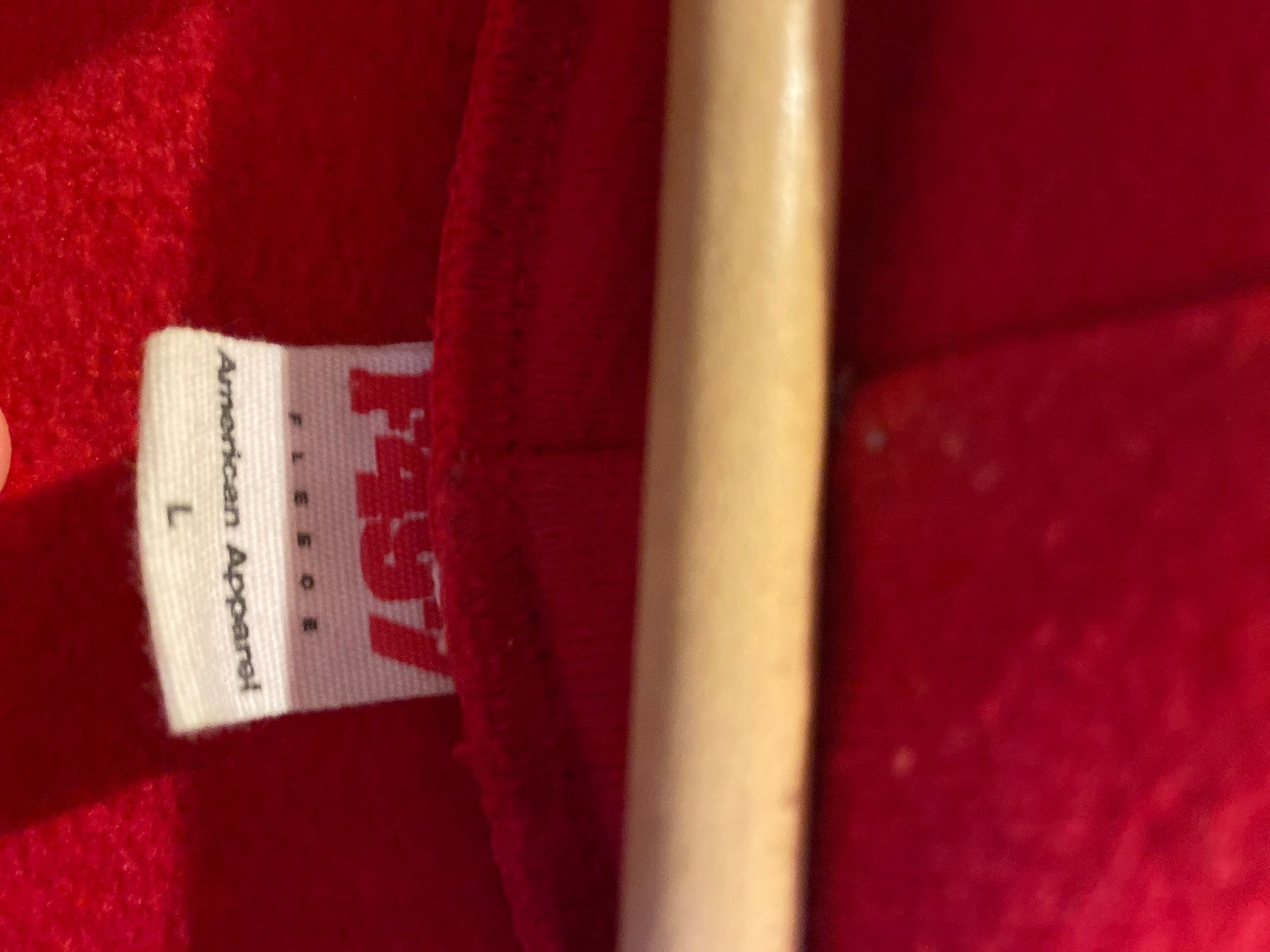 T-shirt: American apparel - pull a capuche zip - Taille L – Usato da Geneve venduto da tom_d7f8 1