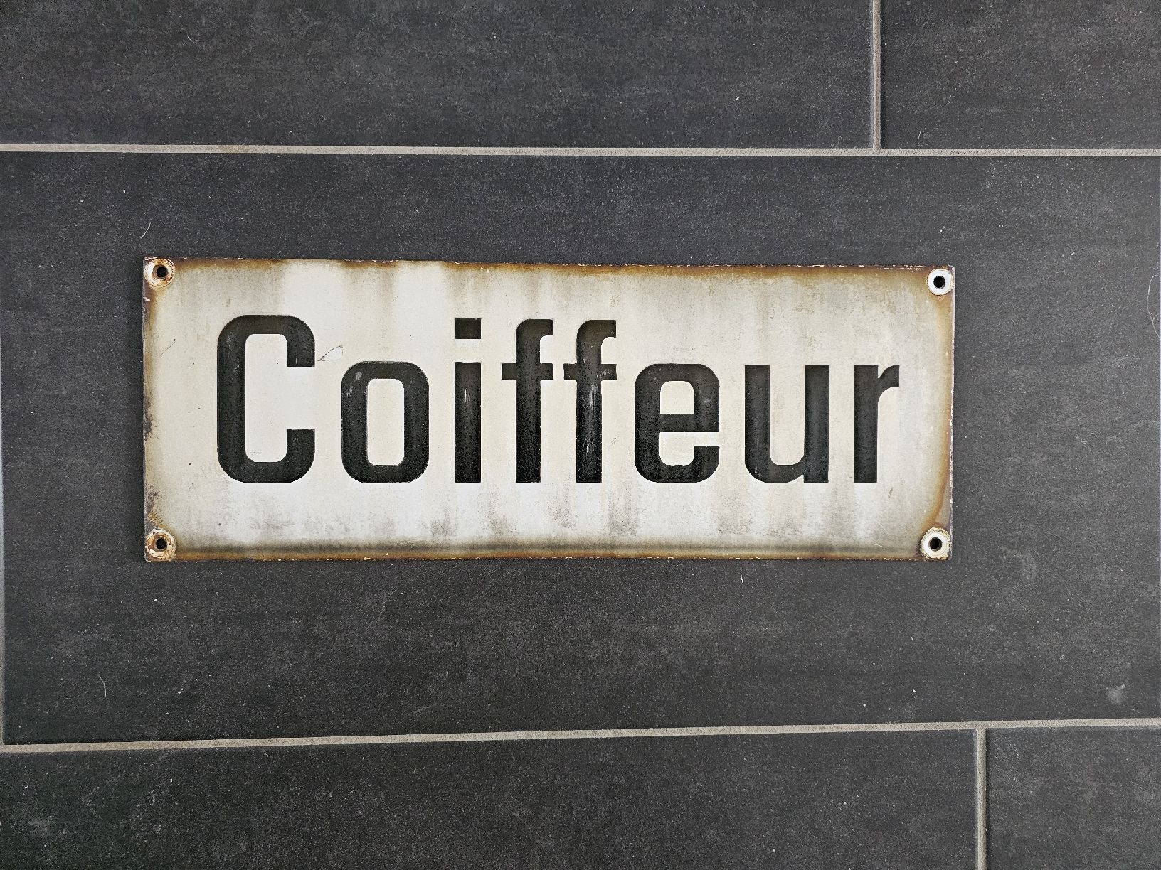 Schilder: Antikes Emailschild "Coiffeur" – Gebraucht aus Klingnau von Eibermend1