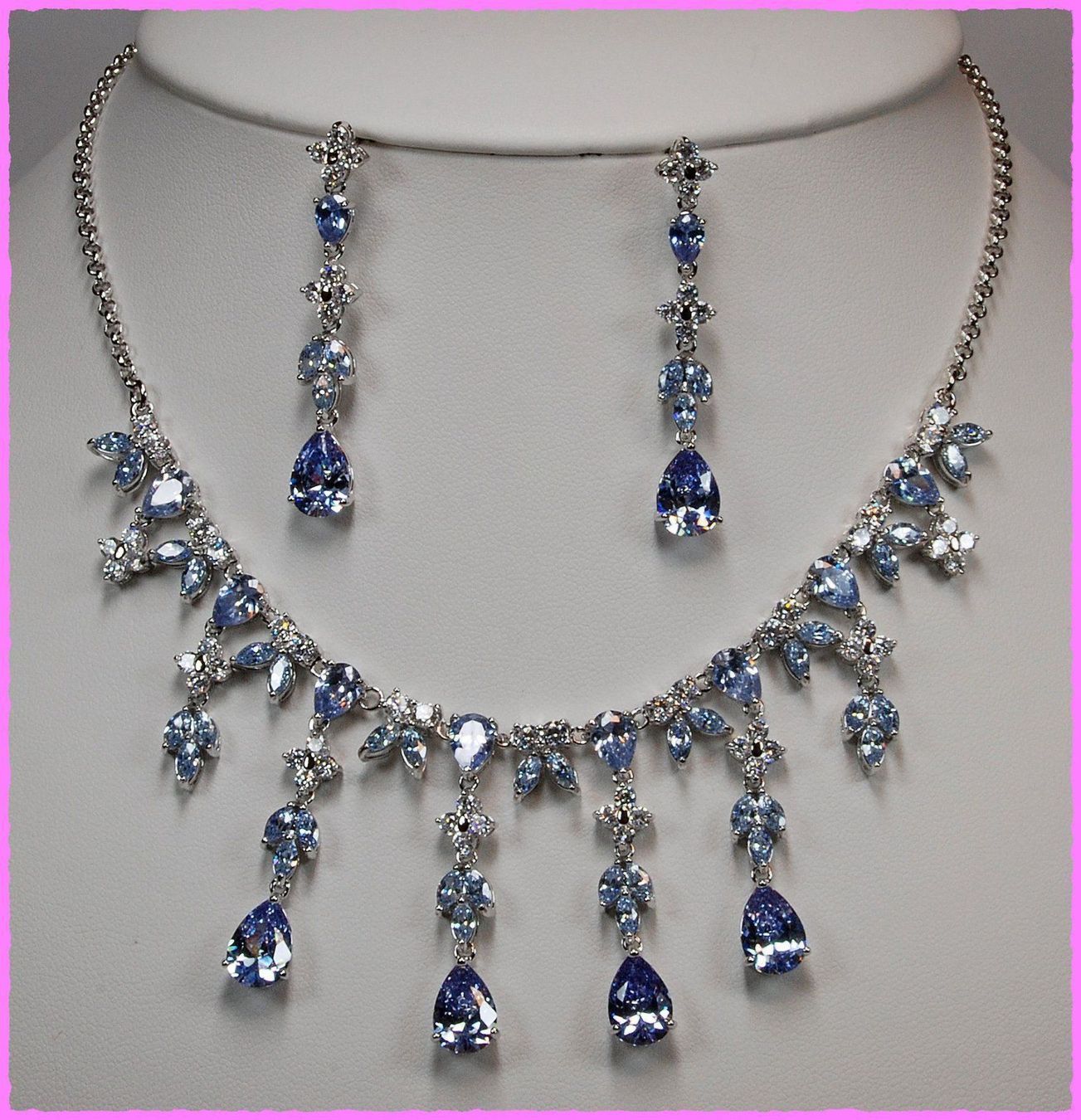 Catenine: erlesene Halskette – Collier – Nuovo e nell'imballaggio originale da Oberglatt ZH venduto da Diamond-Girl