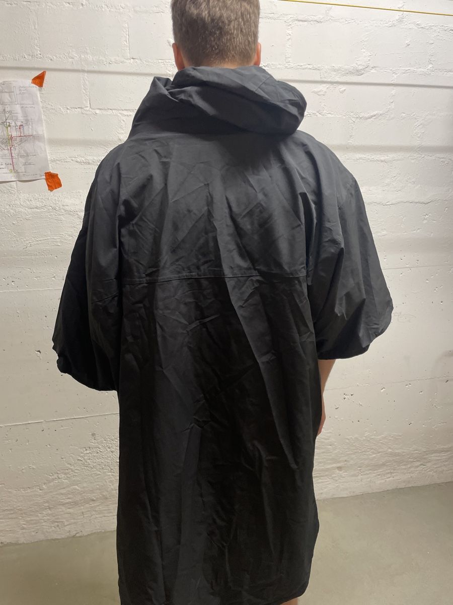 Giacche: Surfponcho FCS shelter weather – Nuovo (secondo la descrizione) da Zürich venduto da jul_58v5 1