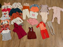 Habits pour enfant à vendre taille 80 - 86 fille