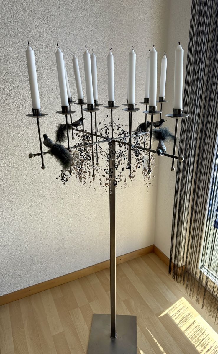 Portacandele: Grosser Kerzenständer mit Kerzen – Usato da Münsingen venduto da energystar15 1