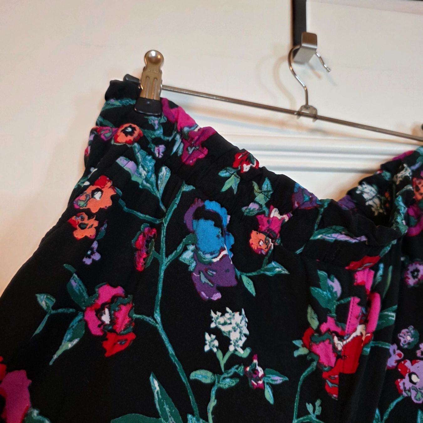 C&A Pantaloni: C&A Sommerhose Blumenmuster Gr.40 L Viskose – Usato da Wald ZH venduto da CapLux 8
