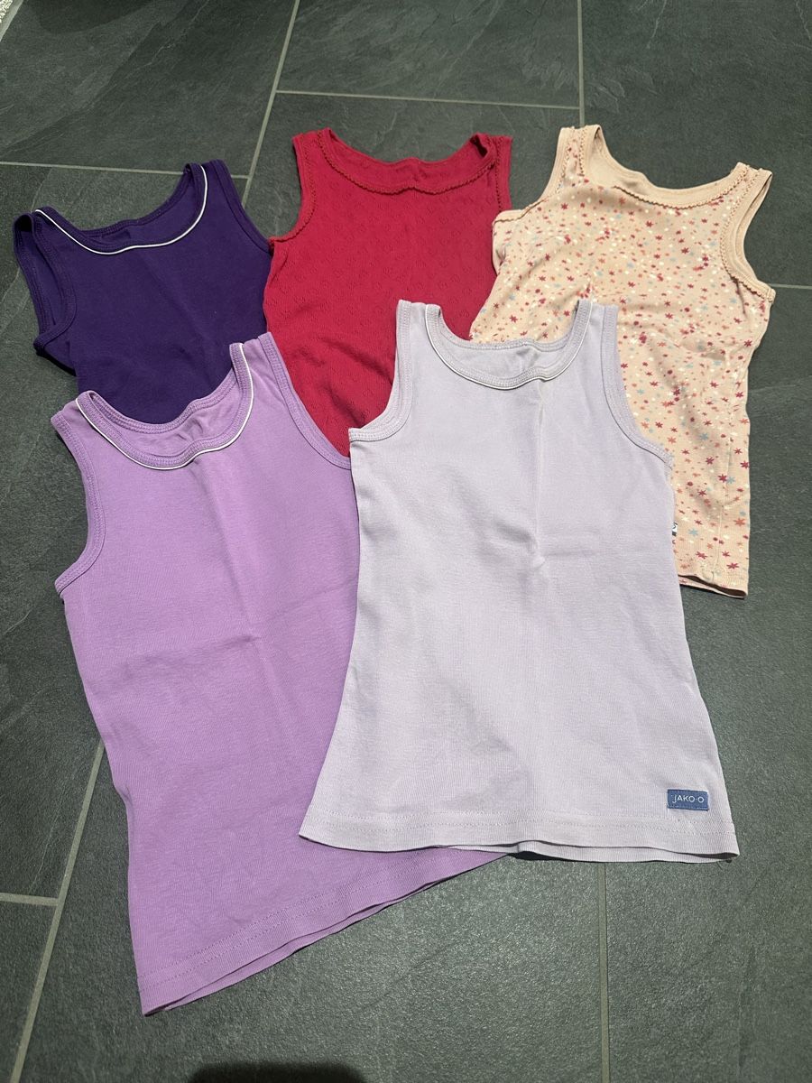 Sous-vêtements: Unterleibchen Jakoo – D'occasion à Brütten par Estuenggi