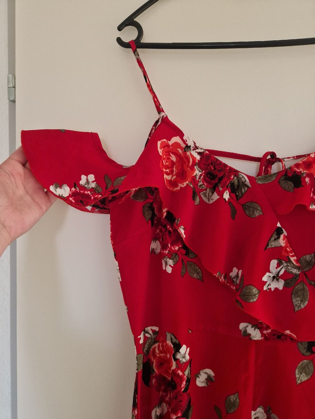 Robes: Kleid rot geblümt Grösse M – Neuf (Voir description) à Ebikon par kov_9vqb 1