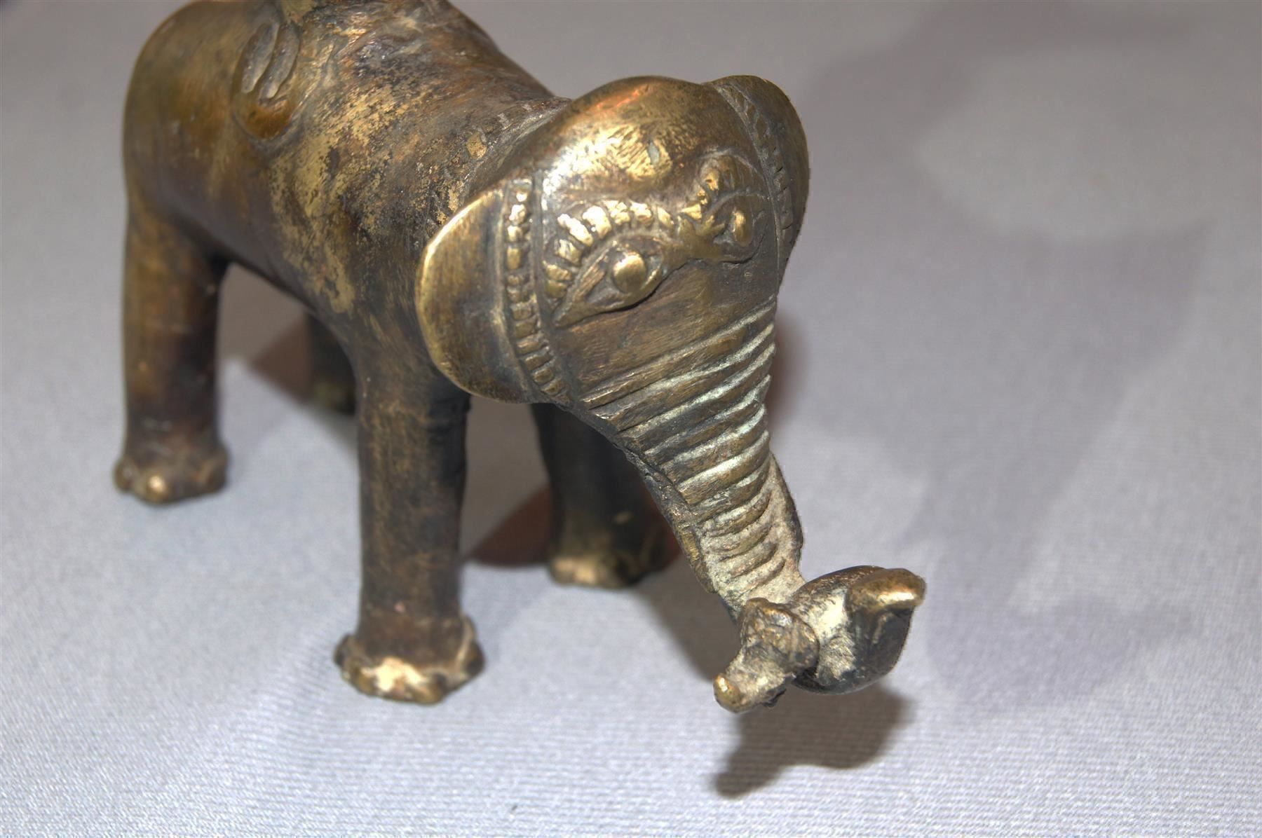 Sculture & Statue: Bronze-Elefant mit bewaffnetem Reiter – Usato da Geroldswil venduto da ARTEFACTO 3