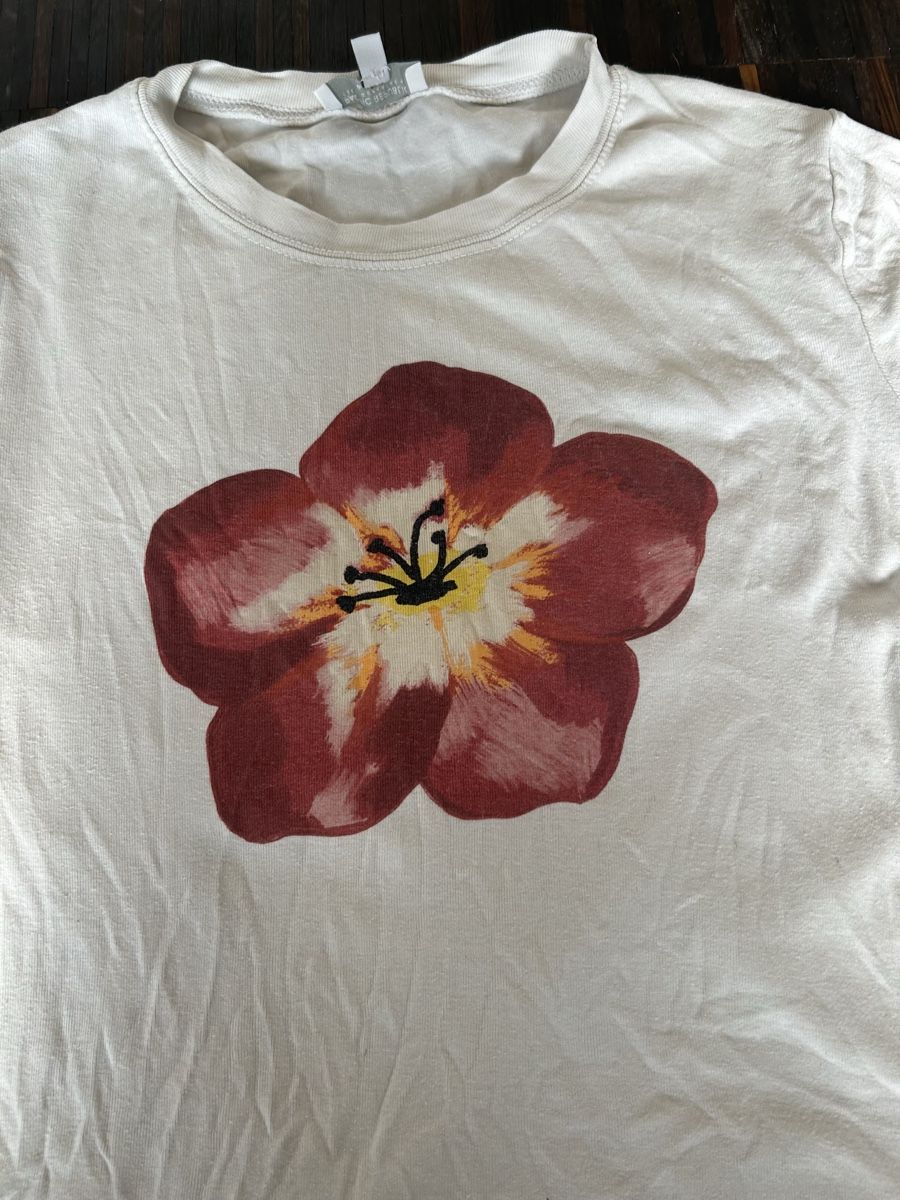 T-shirt: T-Shirt Blume – Usato da Basel venduto da lenarrari 1