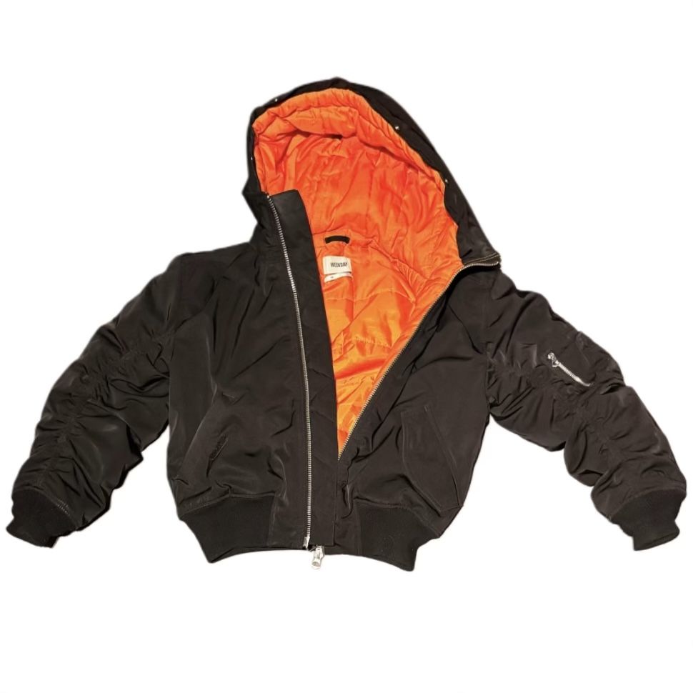 Weekday Vestes: Bomberjacke – D'occasion à Wangen b. Olten par elianeb