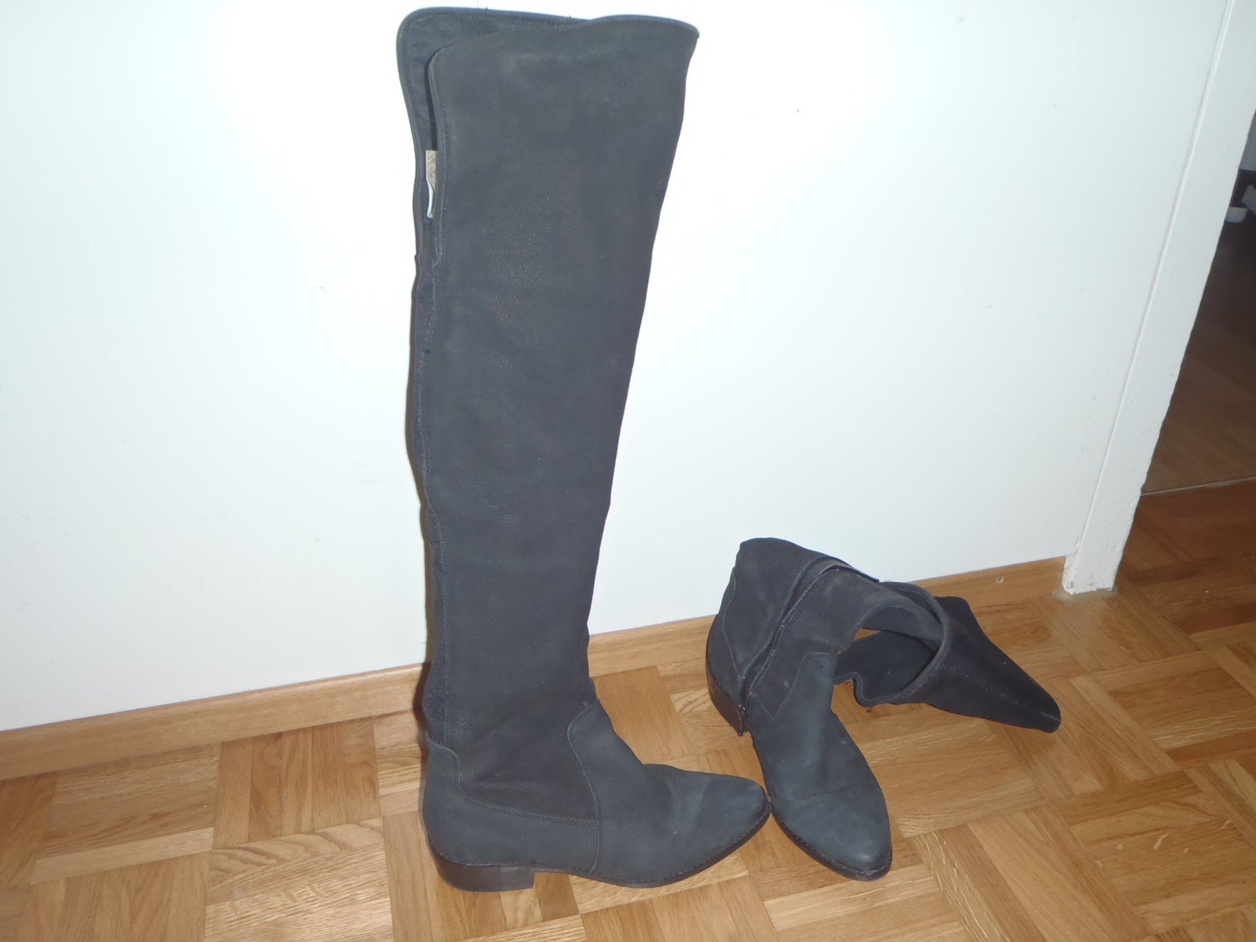 Scarpe da donna: Schwarze Overknee Stiefel Wildleder – Usato da Horgen venduto da Amanda30 1