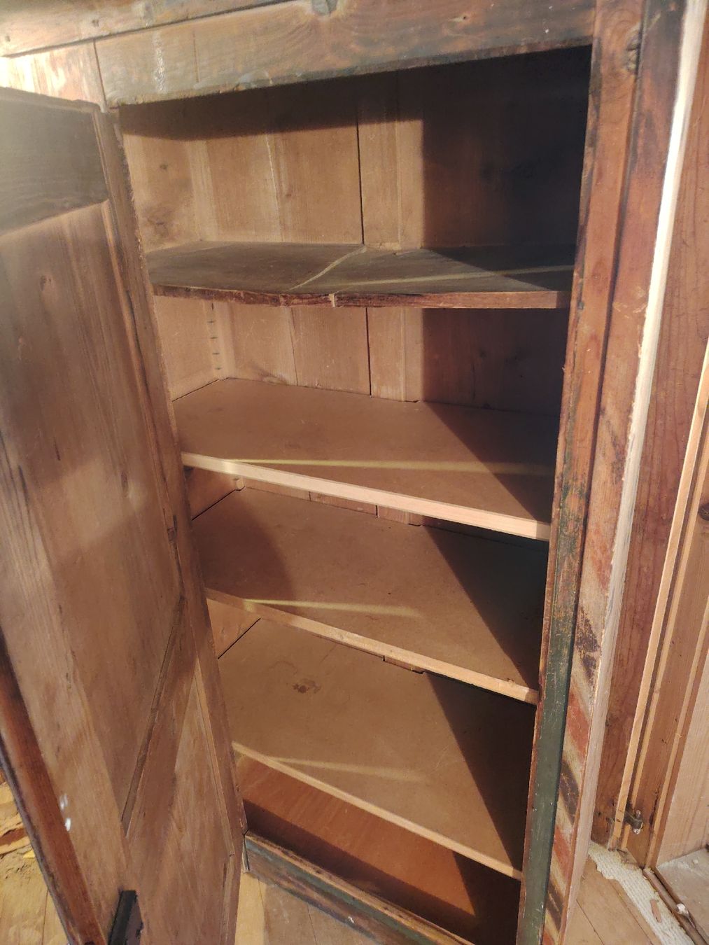 Armadi: Antiker Schrank mit Bemalung gebraucht – Usato da Matzingen venduto da sel_h9dl 3