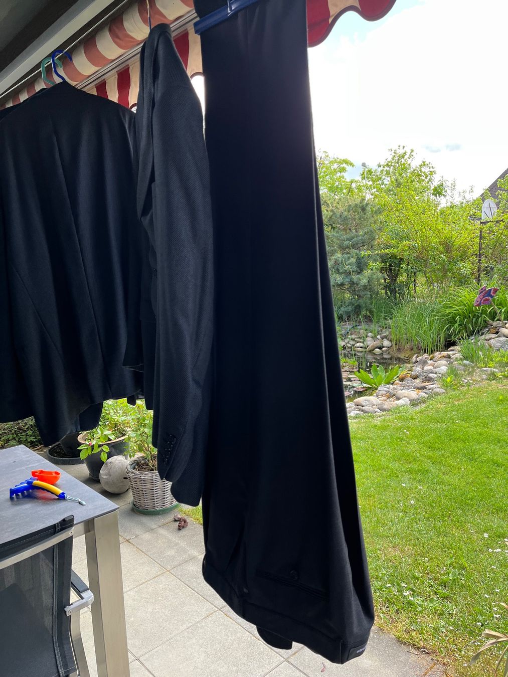 Kleiderpakete: Hose + jacket blau+graue Strellson Hosen Grösse 56 – Gebraucht aus Spiegel b. Bern von Burdicrew 1