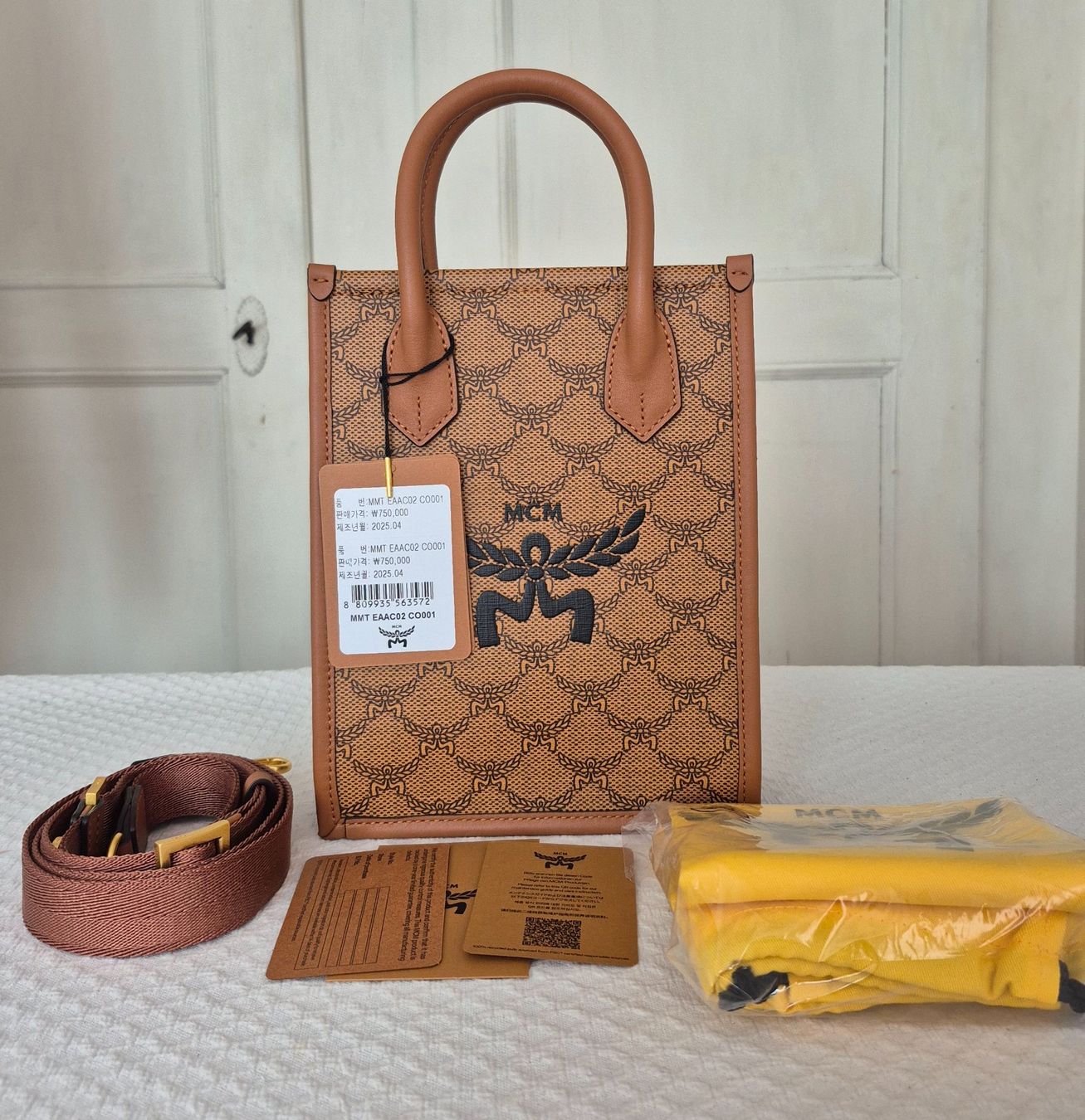 Mcm Borse da donna: Neue MCM Mini Shopping Bag – Nuovo (secondo la descrizione) da Dottikon venduto da Pega7 2