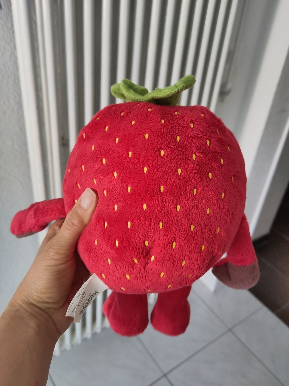Spielzeuge: Erdbeeren als Kuscheltier – Gebraucht aus Dettighofen Lengw. von mai_75wt 1