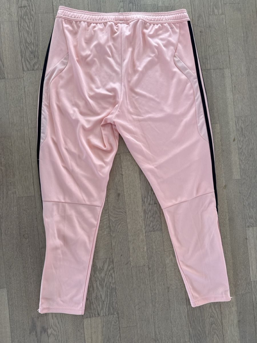 Adidas Pantaloni: Pinke Adidas Trainingshose Grösse L – Usato da Flaach venduto da wetzgis 3