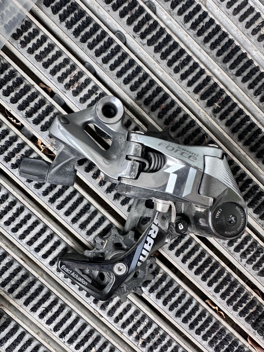 Pezzi di ricambio: SRAM Force 11 Gravel Groupset with Carbon Wheels – Usato da Zürich venduto da David242 8