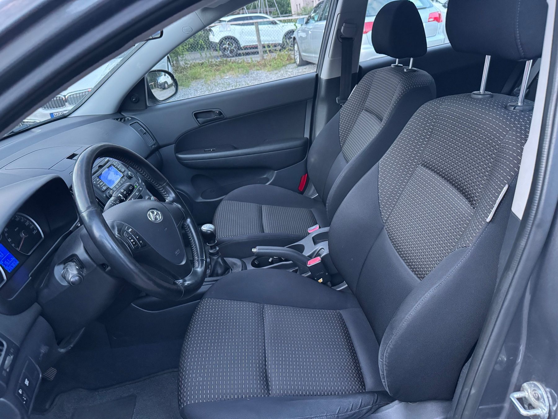 Hyundai Autos: HYUNDAI i30 1.6 CW – Gebraucht aus St. Gallen von AutoSG 5