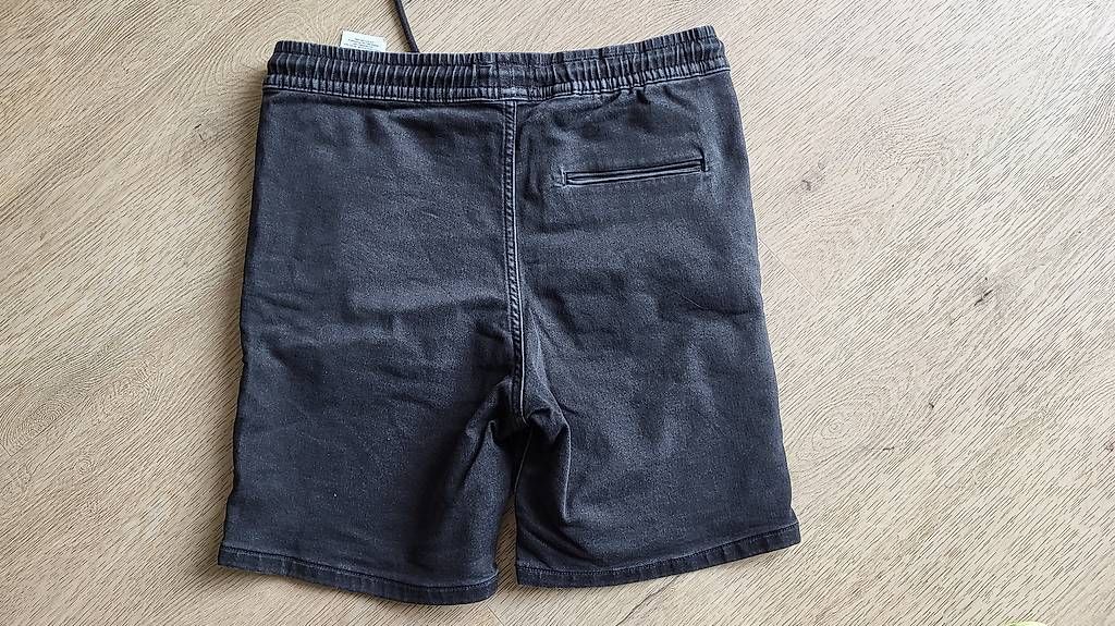 Jack & Jones Pantaloni: Short jeans noir Jack and Jones S – Usato da Trélex venduto da emm_rz7g 1
