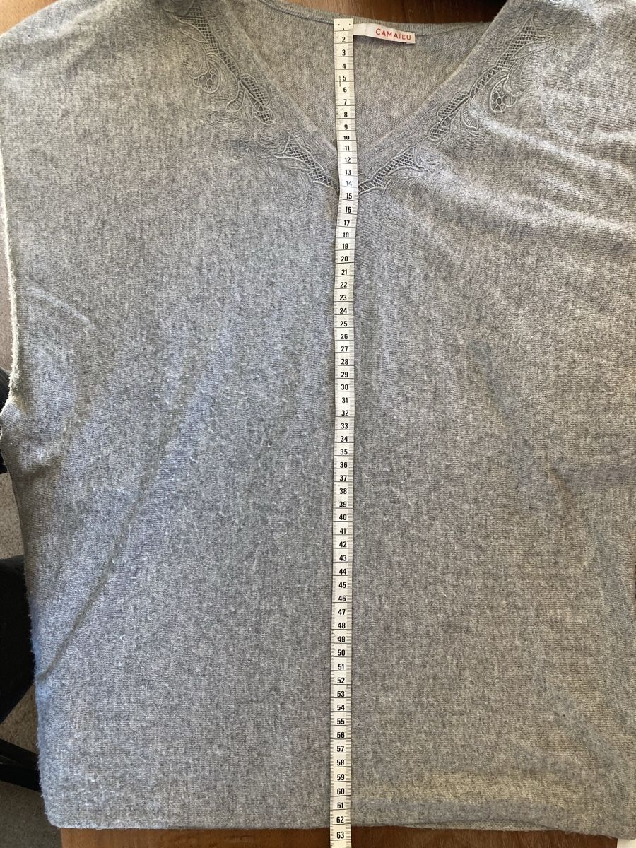 Maglioni & Felpe: Pullover gris à col brodé  – Usato da Ardon venduto da hel_2sxp 2