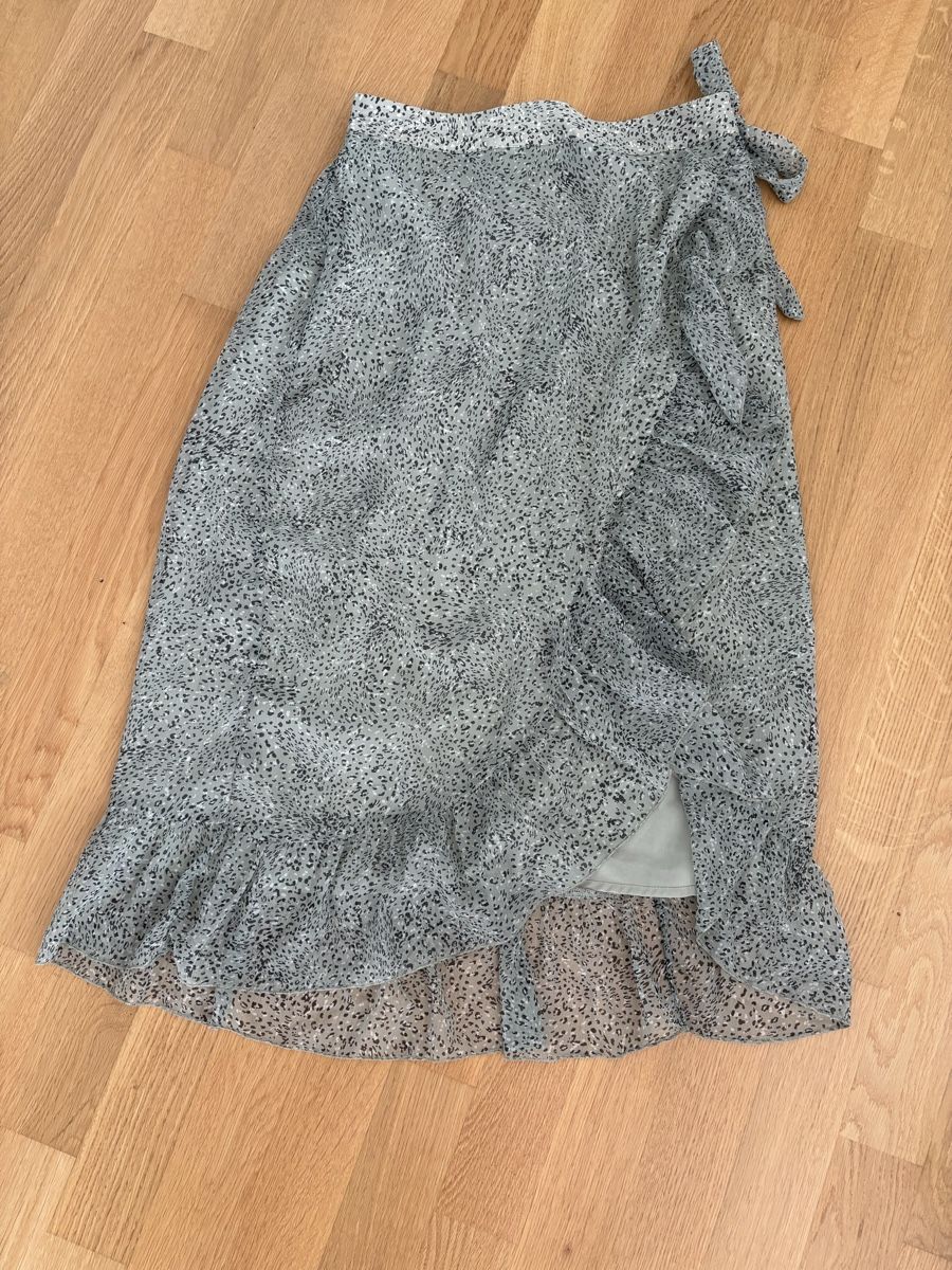 Vero Moda Röcke: Super schöne Rock Grösse M – Neu (gemäss Beschreibung) aus Remetschwil von est_zk69