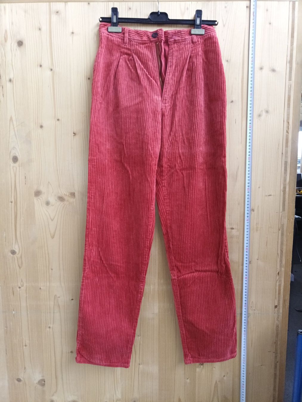 Pantaloni: Rote Cordhose – Nuovo (secondo la descrizione) da Wängi venduto da Ladys_First