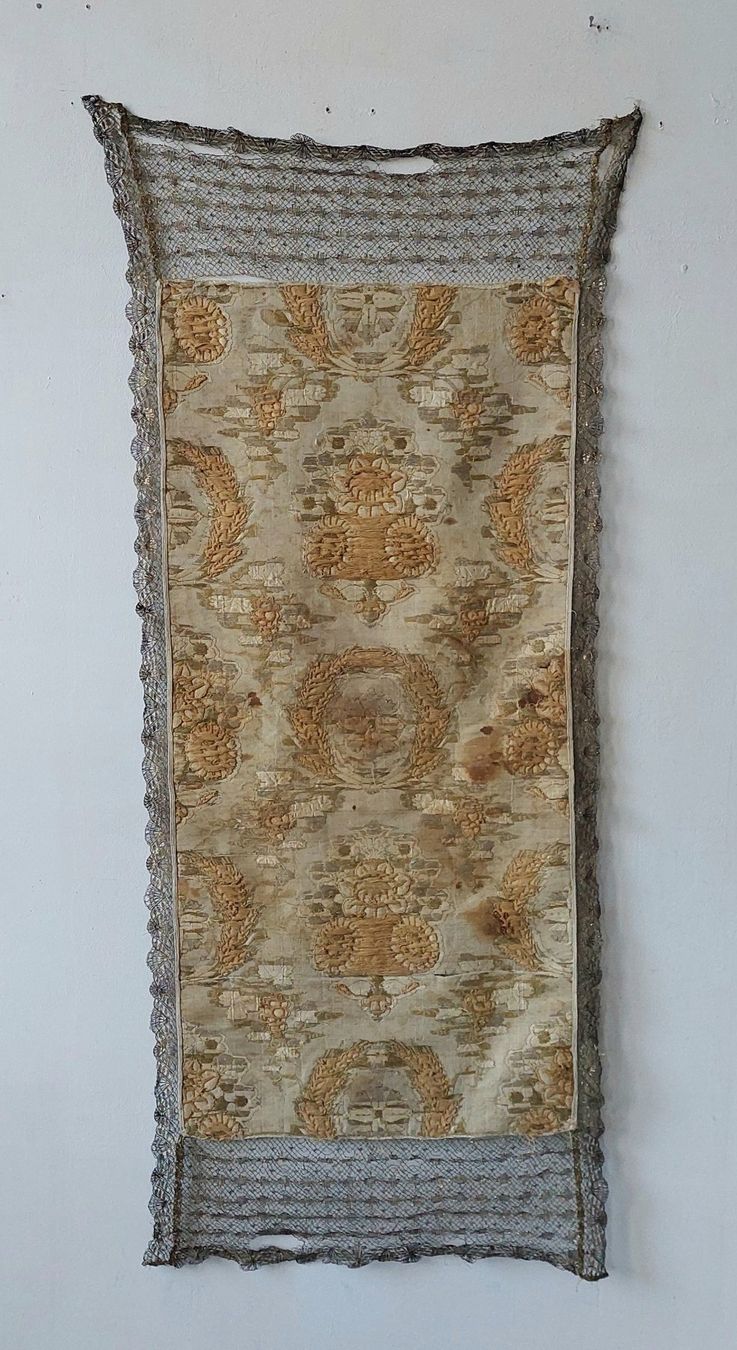 Stoffe: ANTIKES TEXTIL MIT SEIDENSTICKEREI – Gebraucht aus Bern von karo123 8