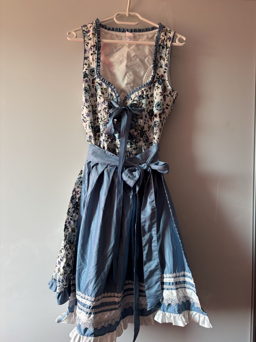 Robes: Dirndl grösse 40 – D'occasion à Bütschwil par sof_p98b