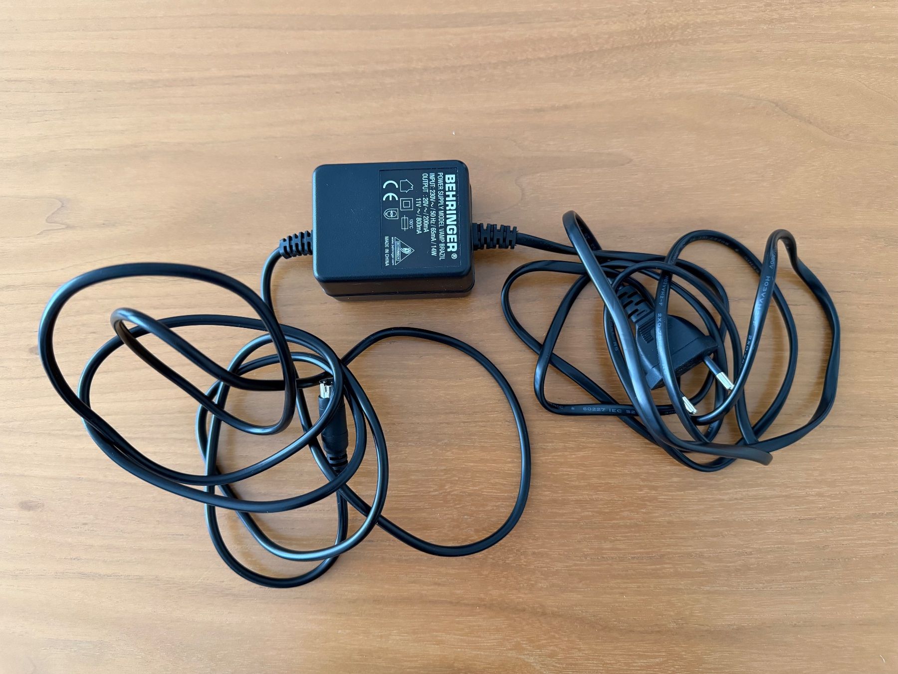 Behringer Musikinstrumente: Behringer V-Amp 3 Virtual Amplification mit Netzteil – Gebraucht aus Reinach AG von Goegues 7