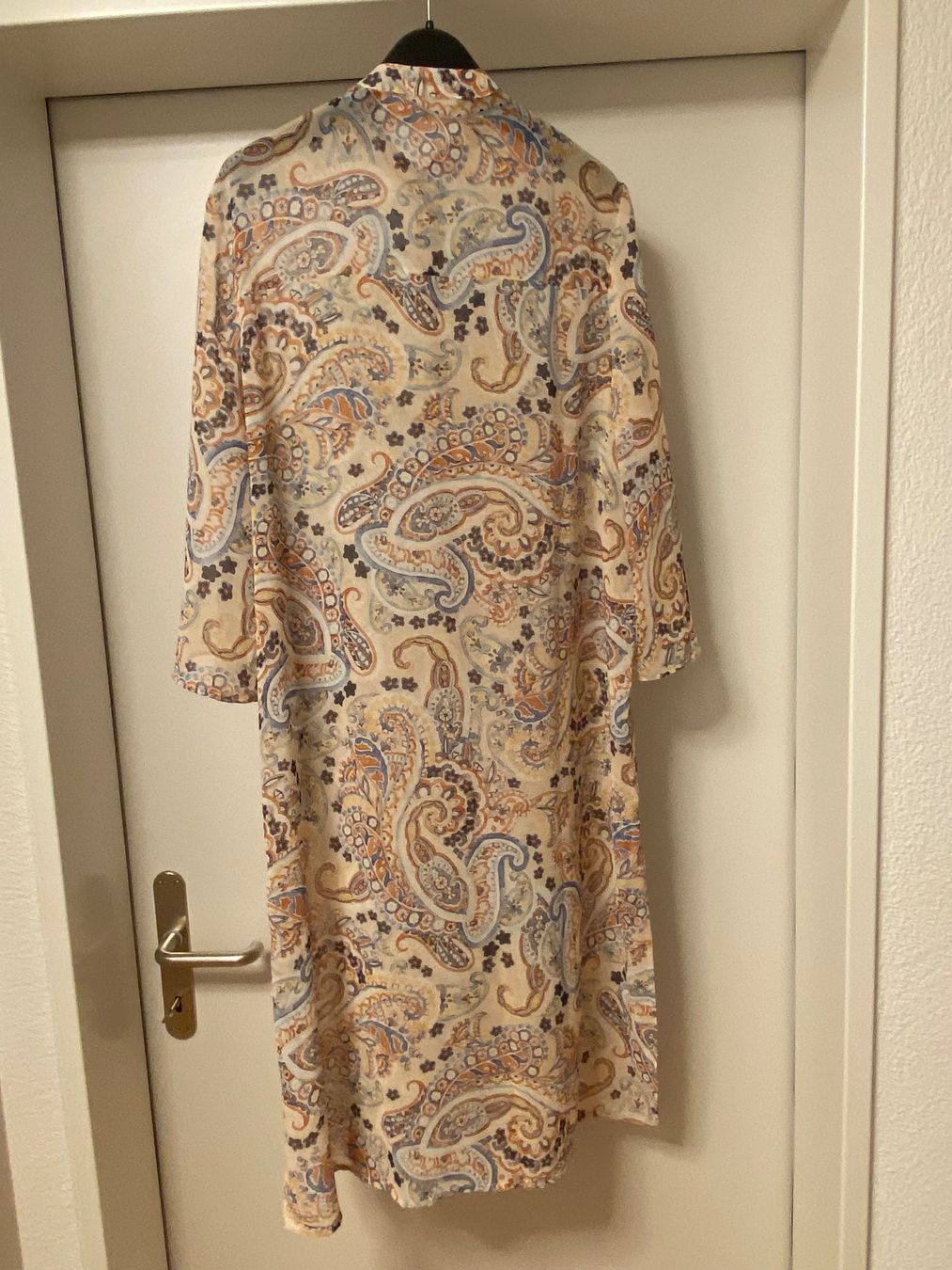 Mango Vestiti: MNG Kleid mit Paisley Muster – Usato da Herrliberg venduto da little_useful_things 1