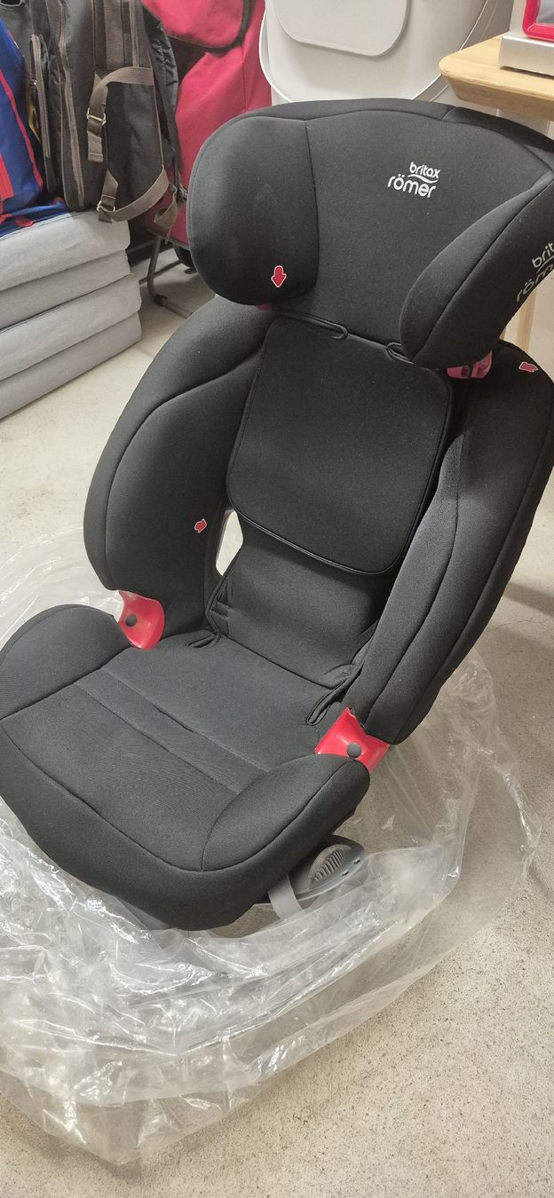 Britax Römer Auto-Kindersitze: Kindersitz – Gebraucht aus Bülach von YSF90