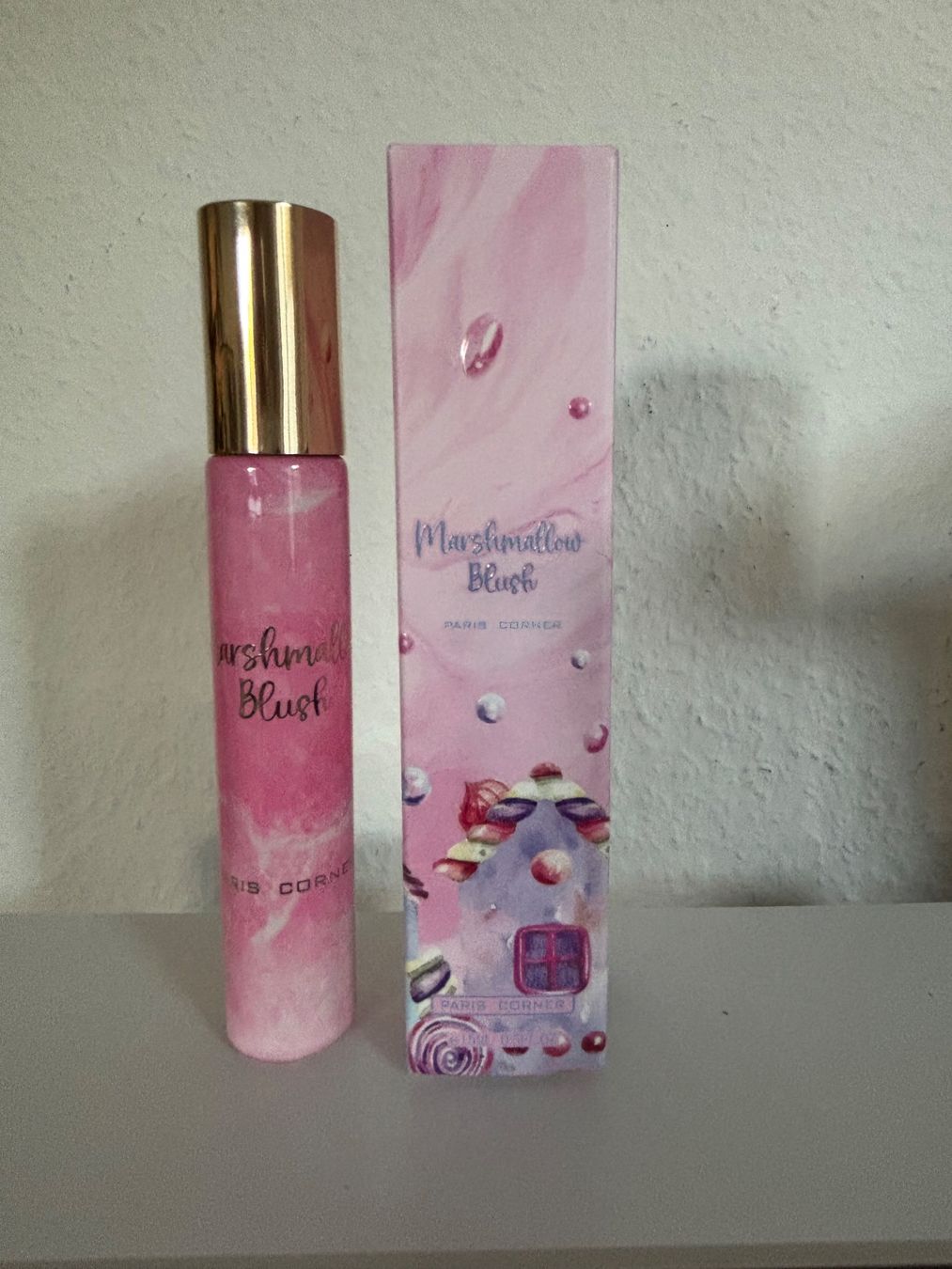 Profumi & Eau de Toilette: Paris Corner Marshmallow Blush EDP 15ml.Neu – Nuovo e nell'imballaggio originale da Zürich venduto da deruja