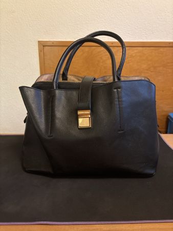 Schwarze Handtasche, ideal für den Alltag, Gebraucht 