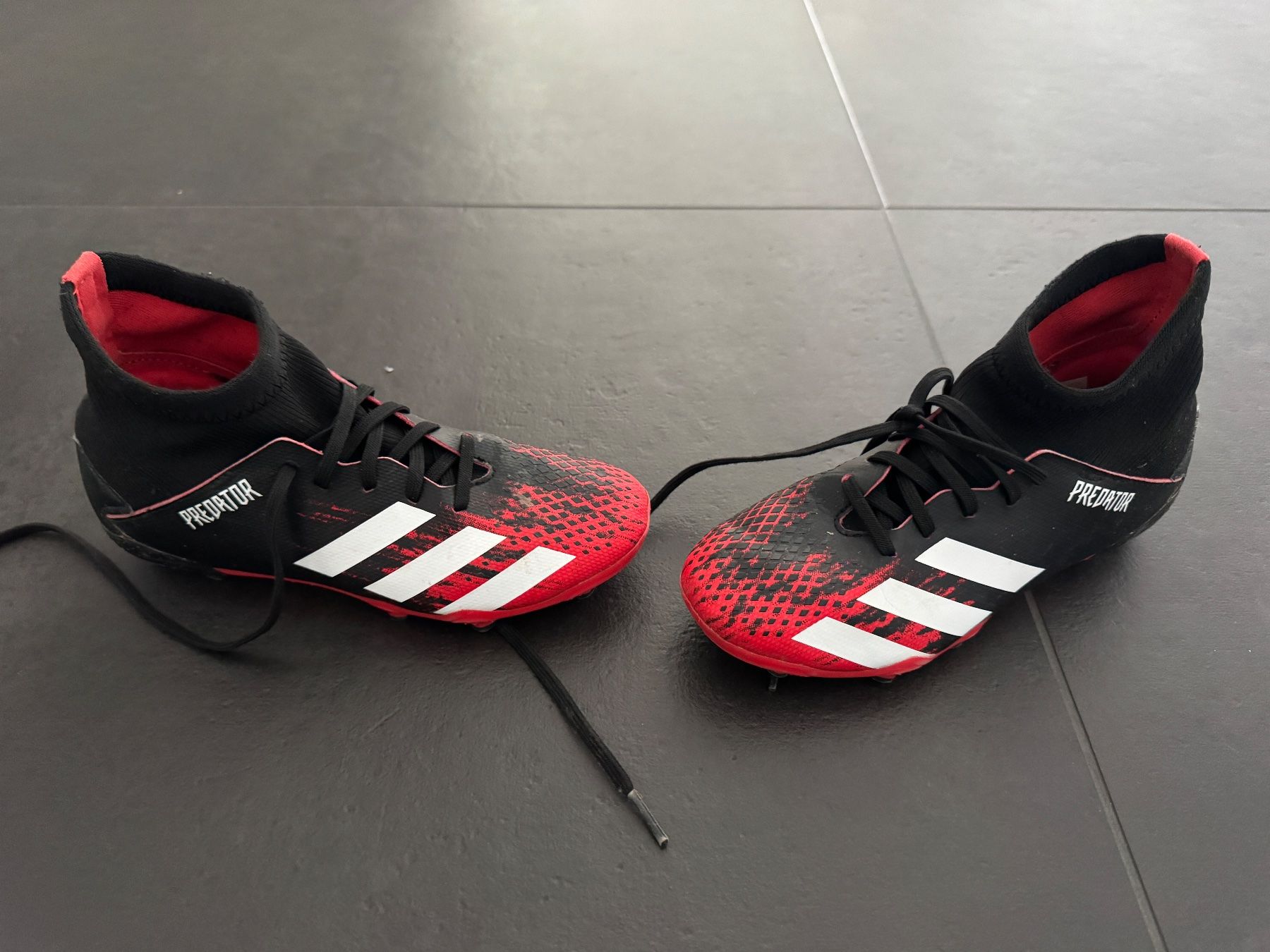 Adidas Scarpe da uomo: Noppenschuhe Gr. 33 Adidas – Usato da Münsingen venduto da Sabine87 1