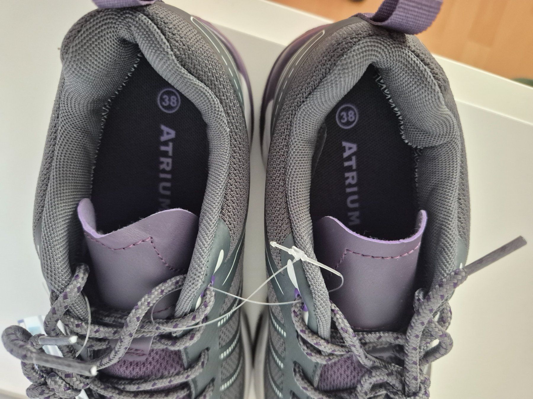 Scarpe da uomo: Atrium Turnschuhe / Sneaker 38 NEU – Nuovo e nell'imballaggio originale da Meggen venduto da Orrinka20 3