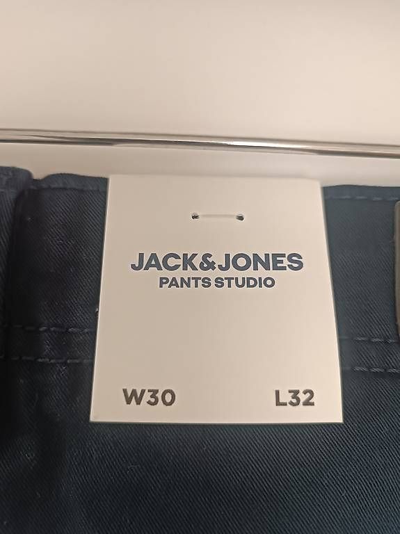 Pantaloni: Jack & Jones Blaue Hose W30 L32 – Usato da Uster venduto da carolin.z 2