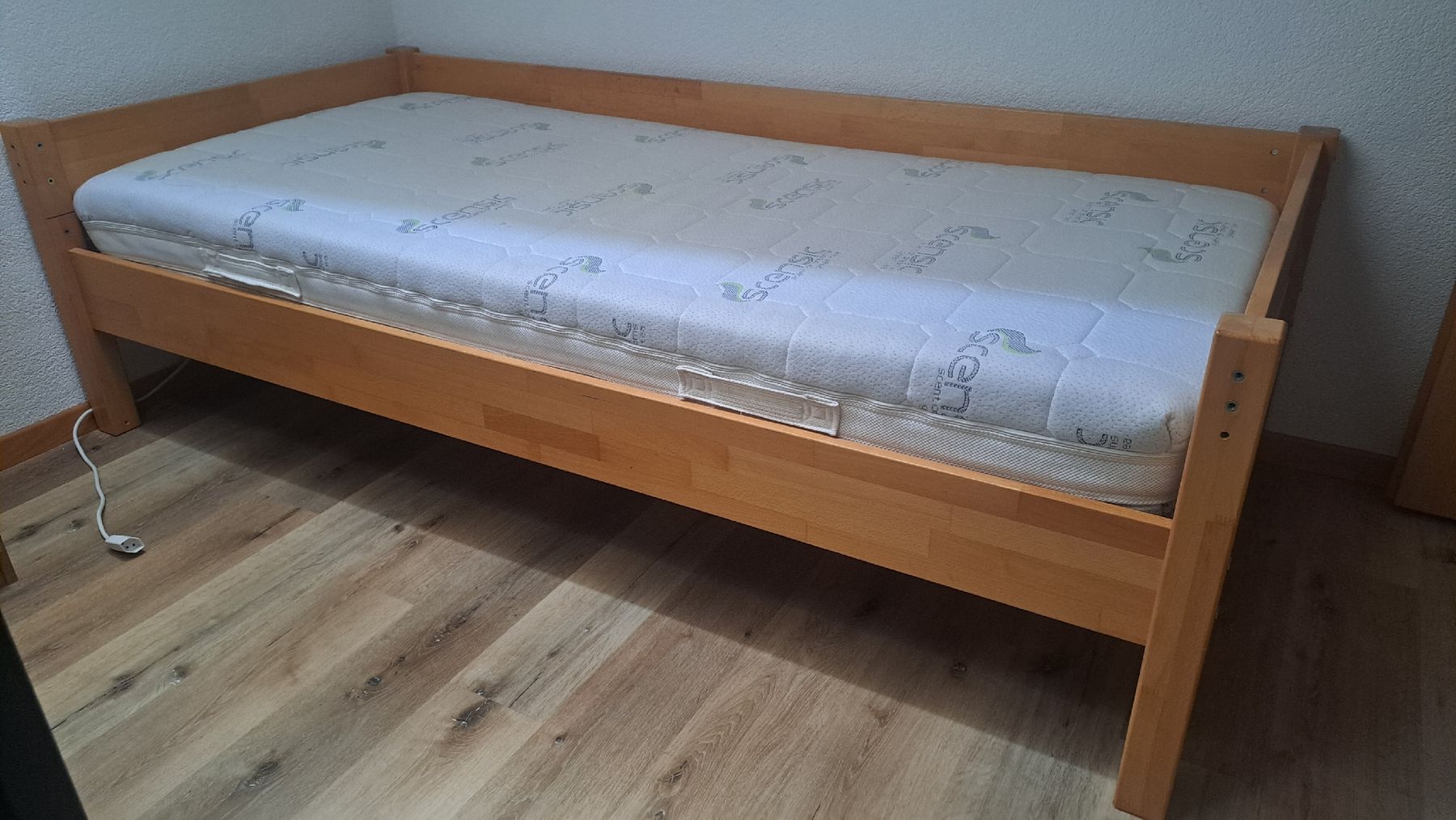 Letti: lit complet (90x200) avec matelas – Usato da Malleray venduto da LesPlanches 1