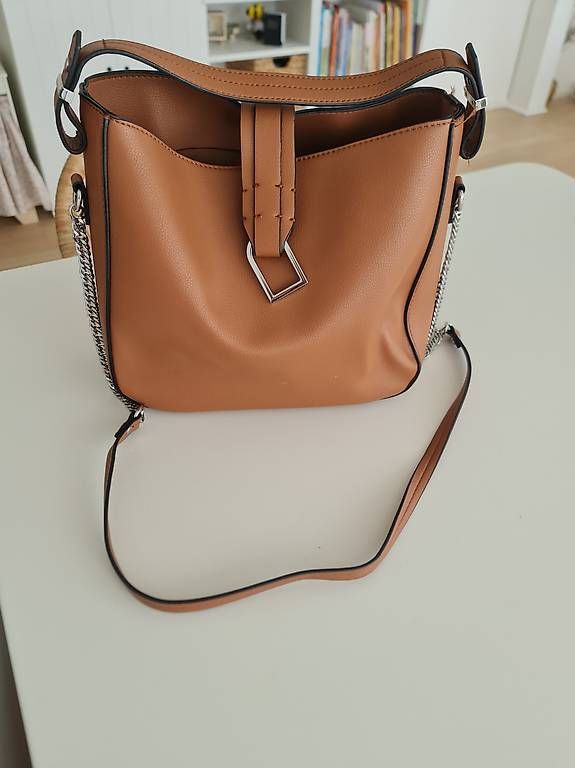 Borse da donna: Umhängetasche braun von ZARA  – Usato da Allschwil venduto da 86d_fmd5