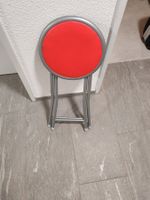 Klapphocker Rot - Praktischer Sitzhocker für drinnen!