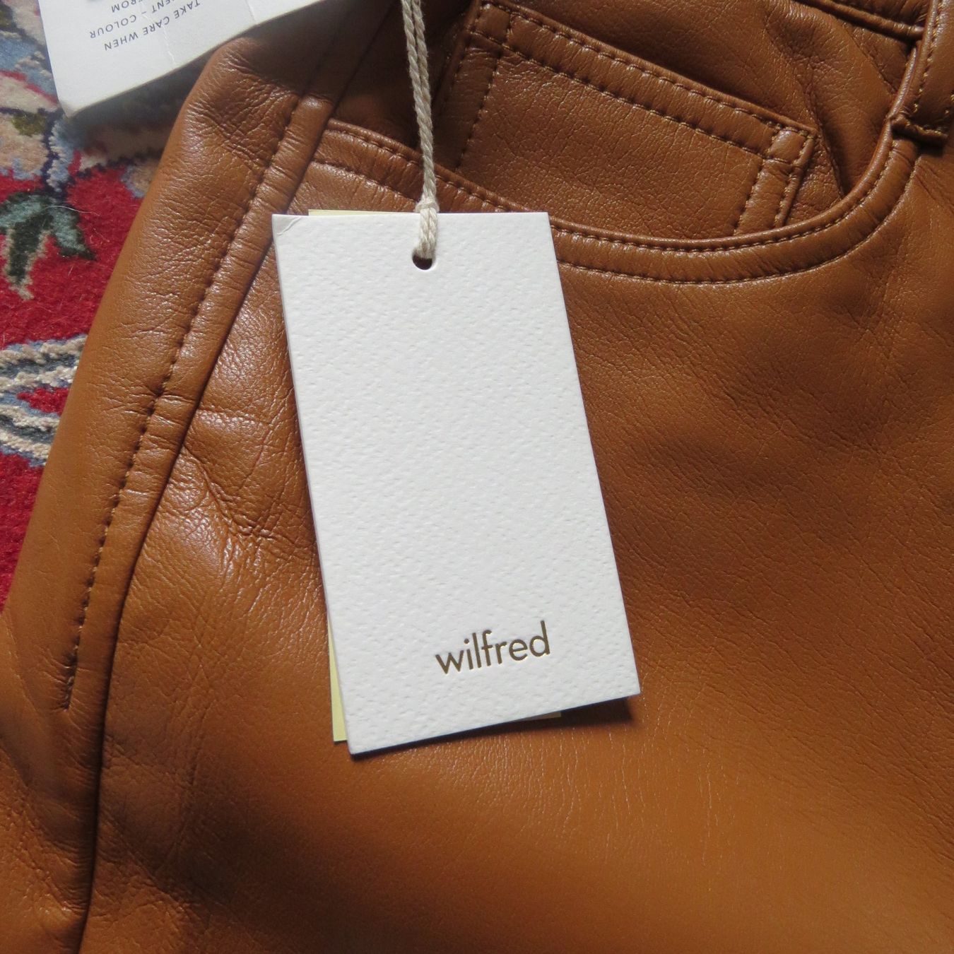 Pantaloni: Aritzia, Wilfred Lederhose Grösse 2/36 – Nuovo e nell'imballaggio originale da Einsiedeln venduto da rotgypsy1969 2