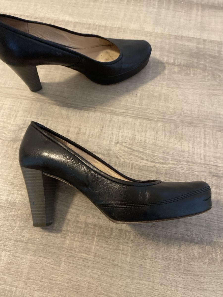 Scarpe da donna: Unisa Black Leather Heels Size 40 - Spring Style Classics! – Usato da Zürich venduto da oosterparker 1