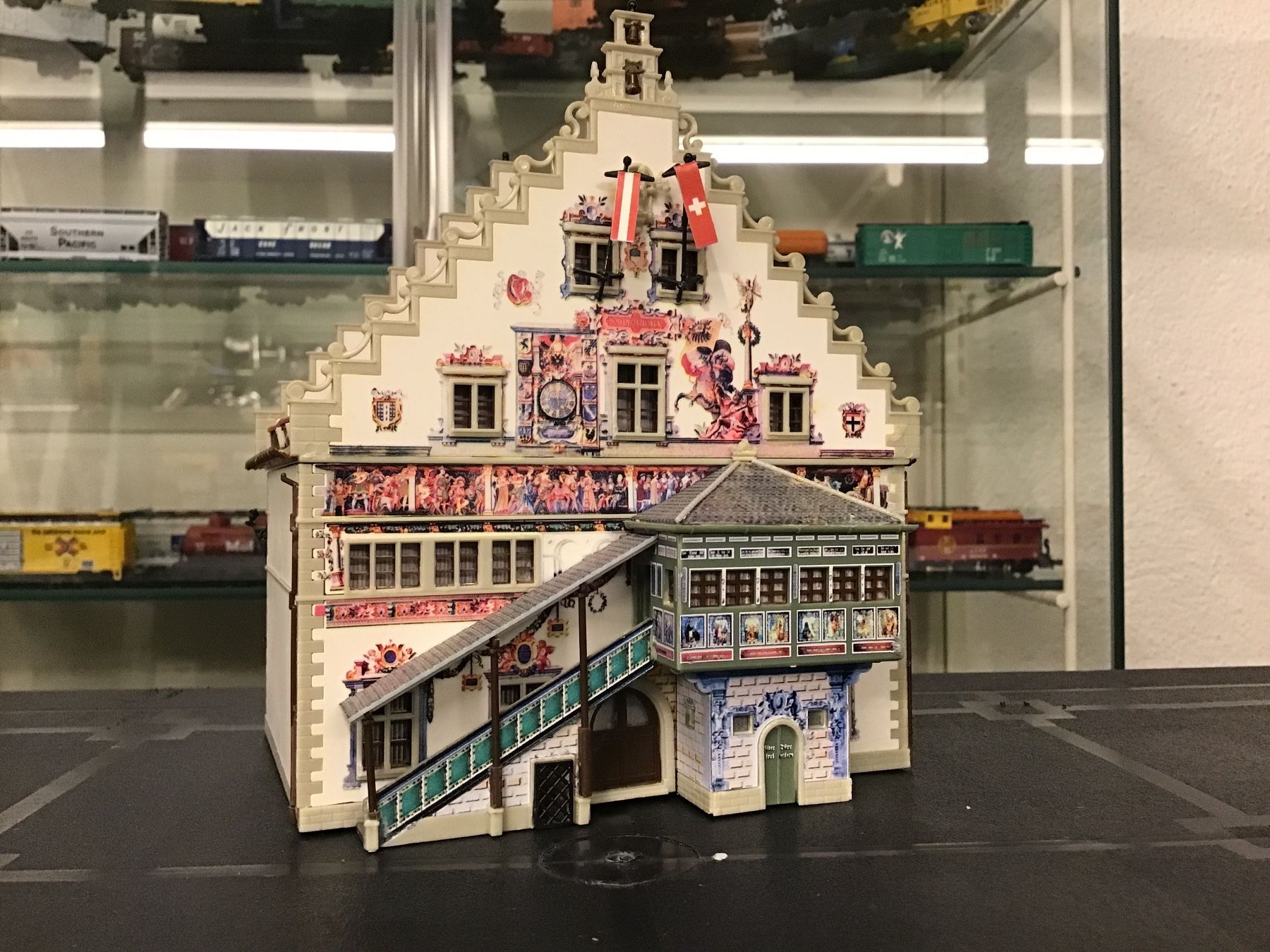 Modelleisenbahnen: Wunderschönes Rathaus , N – Gebraucht aus Männedorf von Modell-Spezialisten