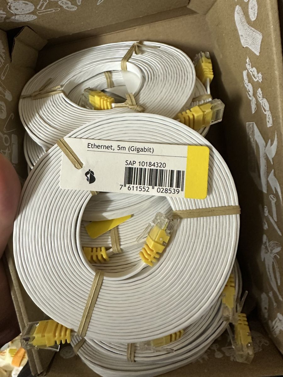 Swisscom Câbles: Netzwerkkabel Ethernet 5m Gigabiter – Neuf (Voir description) à St. Gallen par F_s 2