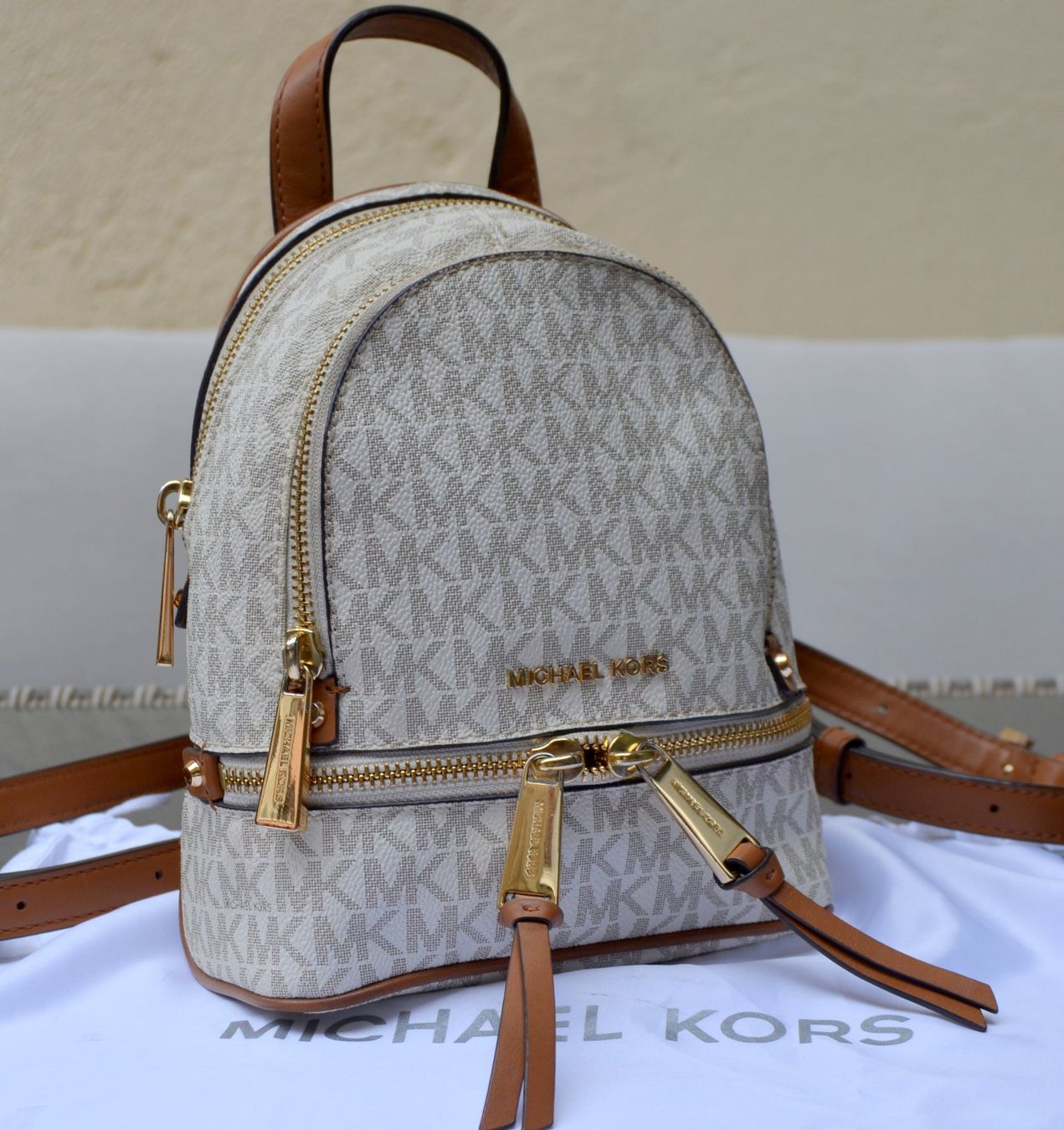 Michael Kors Zaini: Michael Kors Rhea Mini  Rucksack / sac à dos – Usato da Collonges venduto da arashee 3